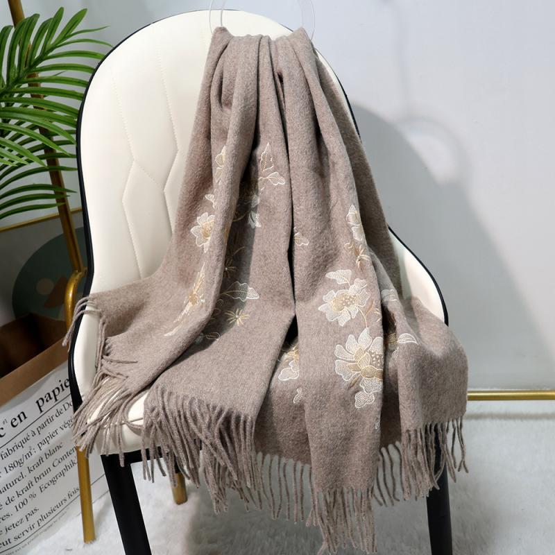 Soft Furnishings |  Muse Eyes Throw Home Accessories Cream/Gold